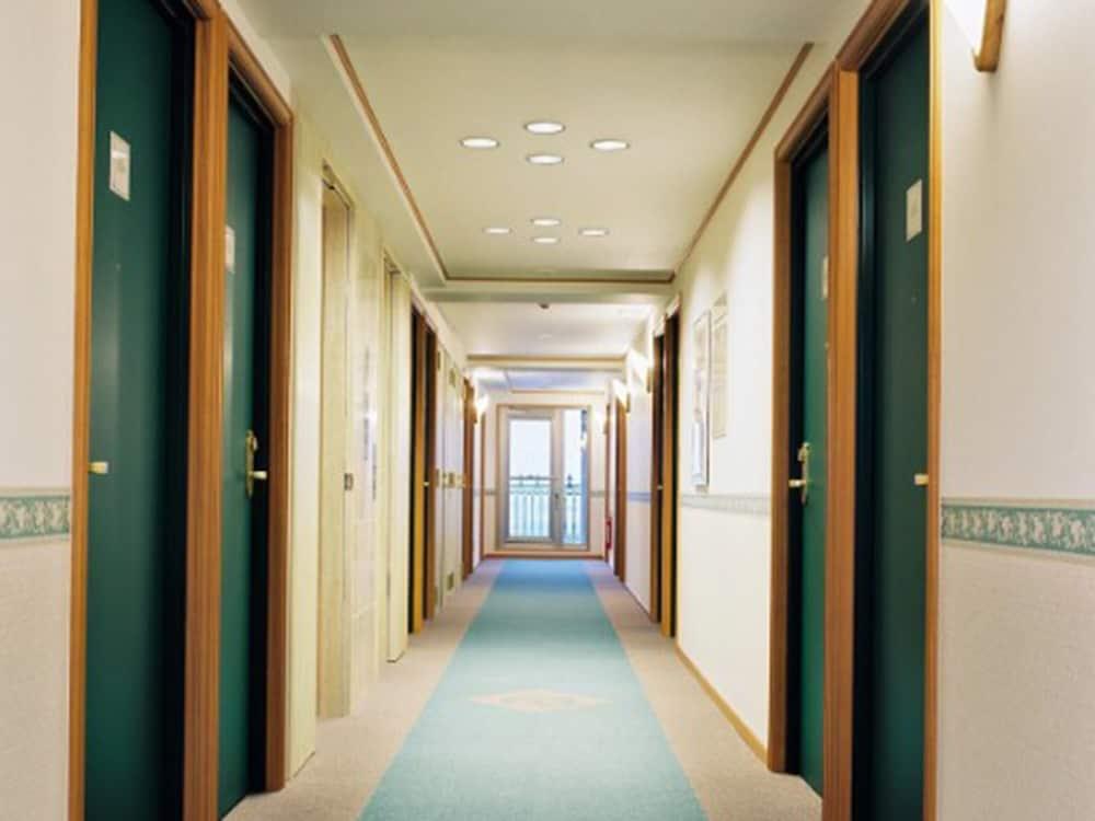 Toyoko Inn Kanazawa Kenrokuen Korimbo Екстериор снимка